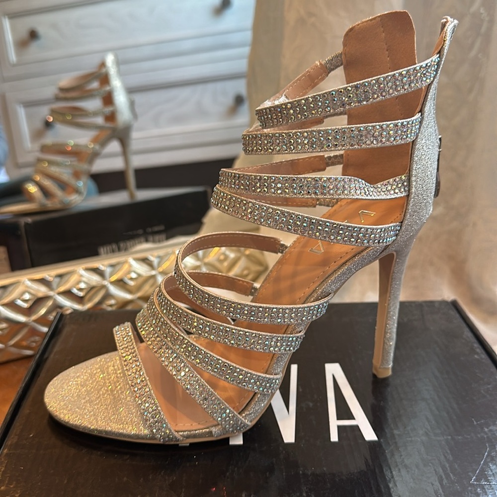 NEW IN ORIGINAL BOX Viva Diamanté heels